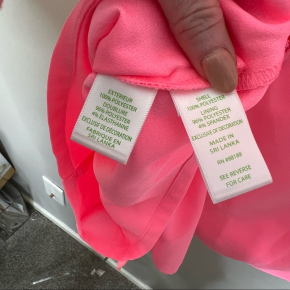 Lilly Pulitzer Pearl Romper in Lilly Coral: size 2 - Picture 9 of 9